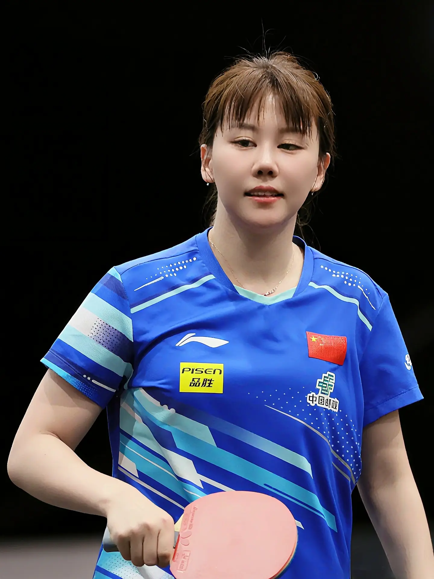 而在一个月, 勇杀进决赛, 先下一城 而在一个月, 勇杀进决赛, 先下一城