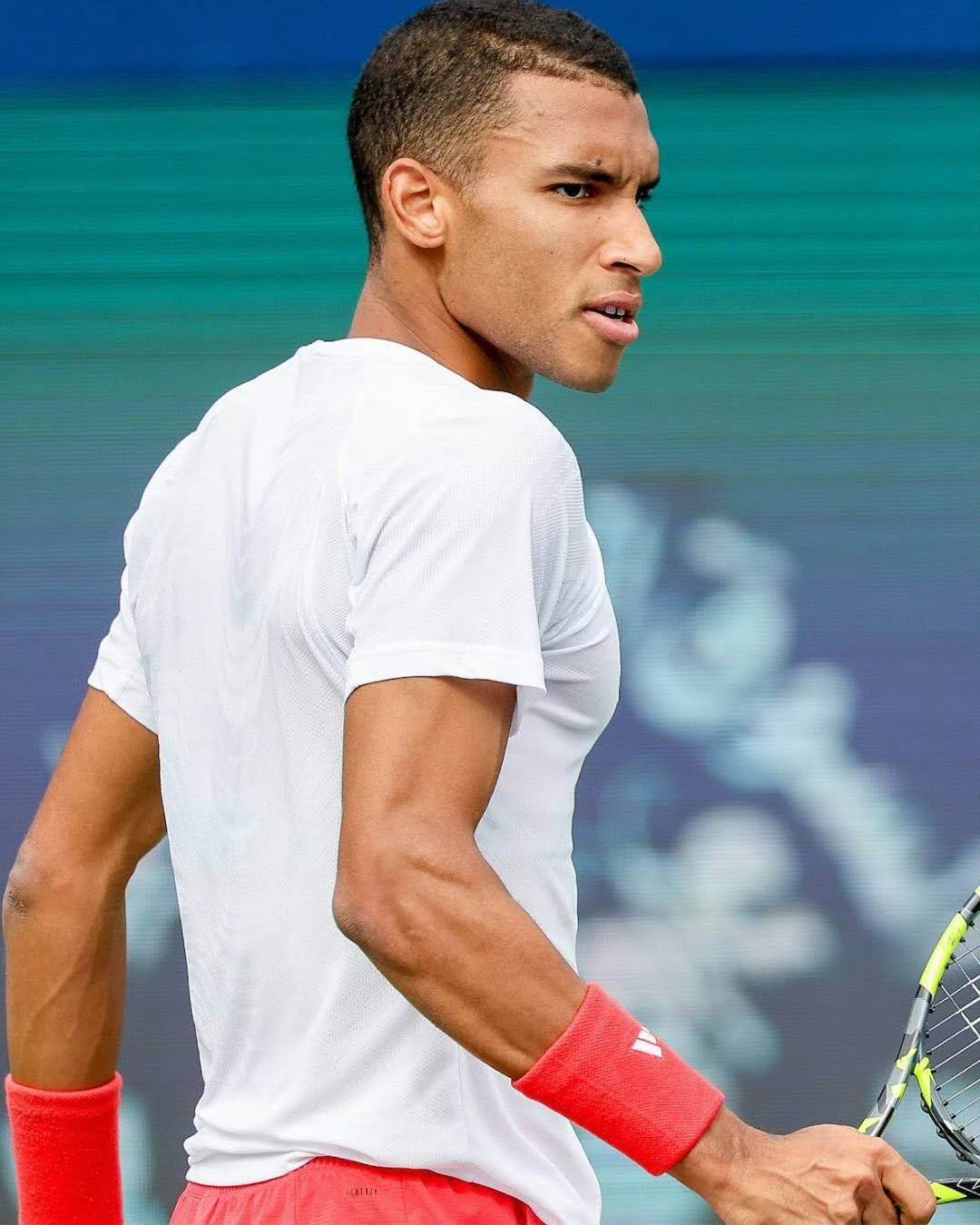 夫更是爆冷, 没有夺得过